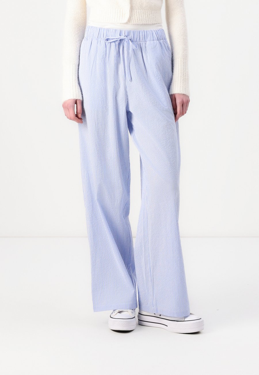 Брюки ONLY ONLAUGUSTA PANT, Cloud Dancer/Blue/White
Брюки ONLY ONLAUGUSTA PANT, Cloud Dancer/Blue/White
