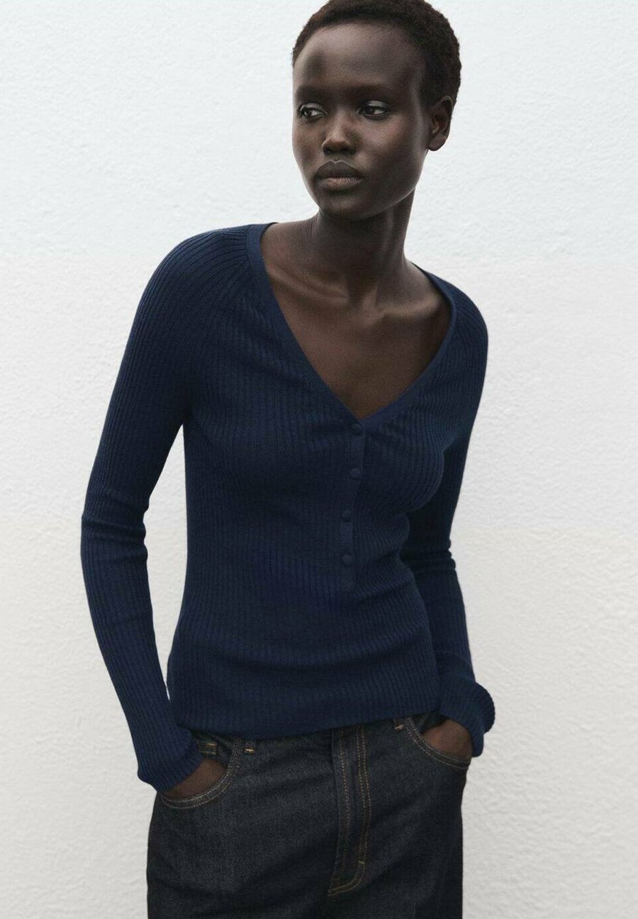 Джемпер Mango Jumper, Royal Blue
Джемпер Mango Jumper, Royal Blue