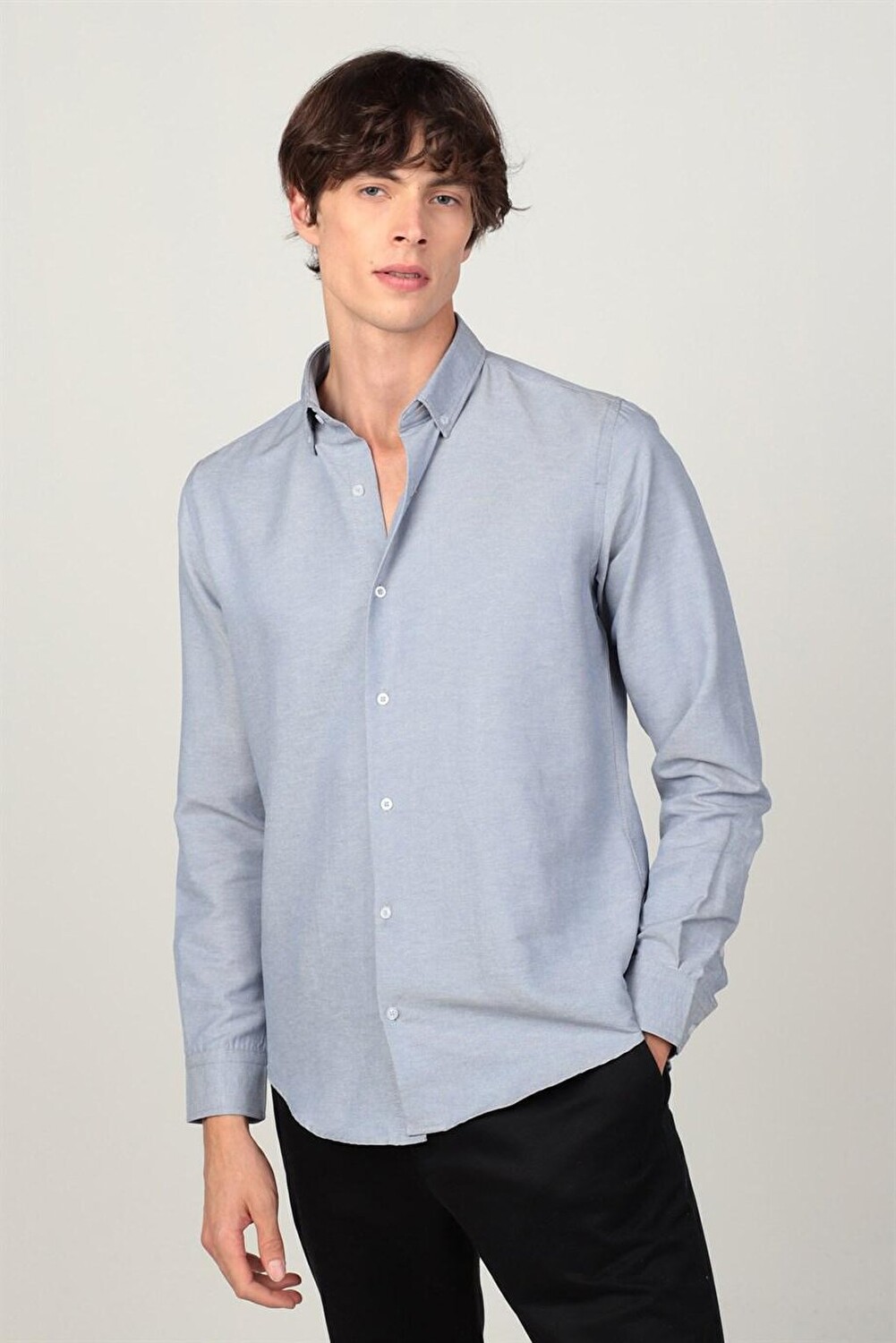 Мужская рубашка Slim Fit с длинным рукавом, воротником на пуговицах и внутренней окантовкой воротника TUDORS, серый
Мужская рубашка Slim Fit с длинным рукавом, воротником на пуговицах и внутренней окантовкой воротника TUDORS, серый