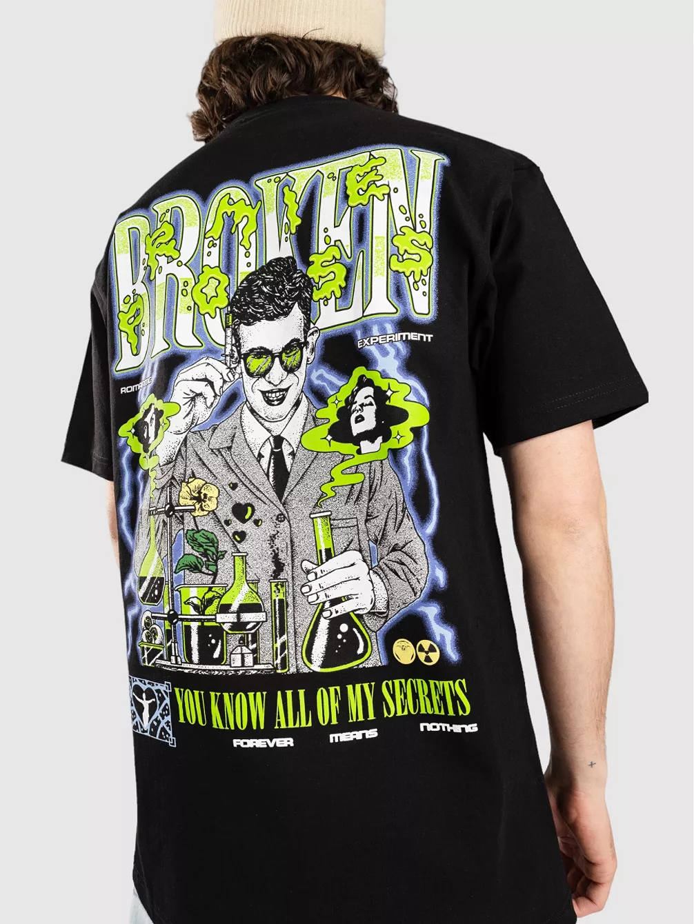 Футболка «Романтический эксперимент» Broken Promises, черный 
Футболка «Романтический эксперимент» Broken Promises, черный