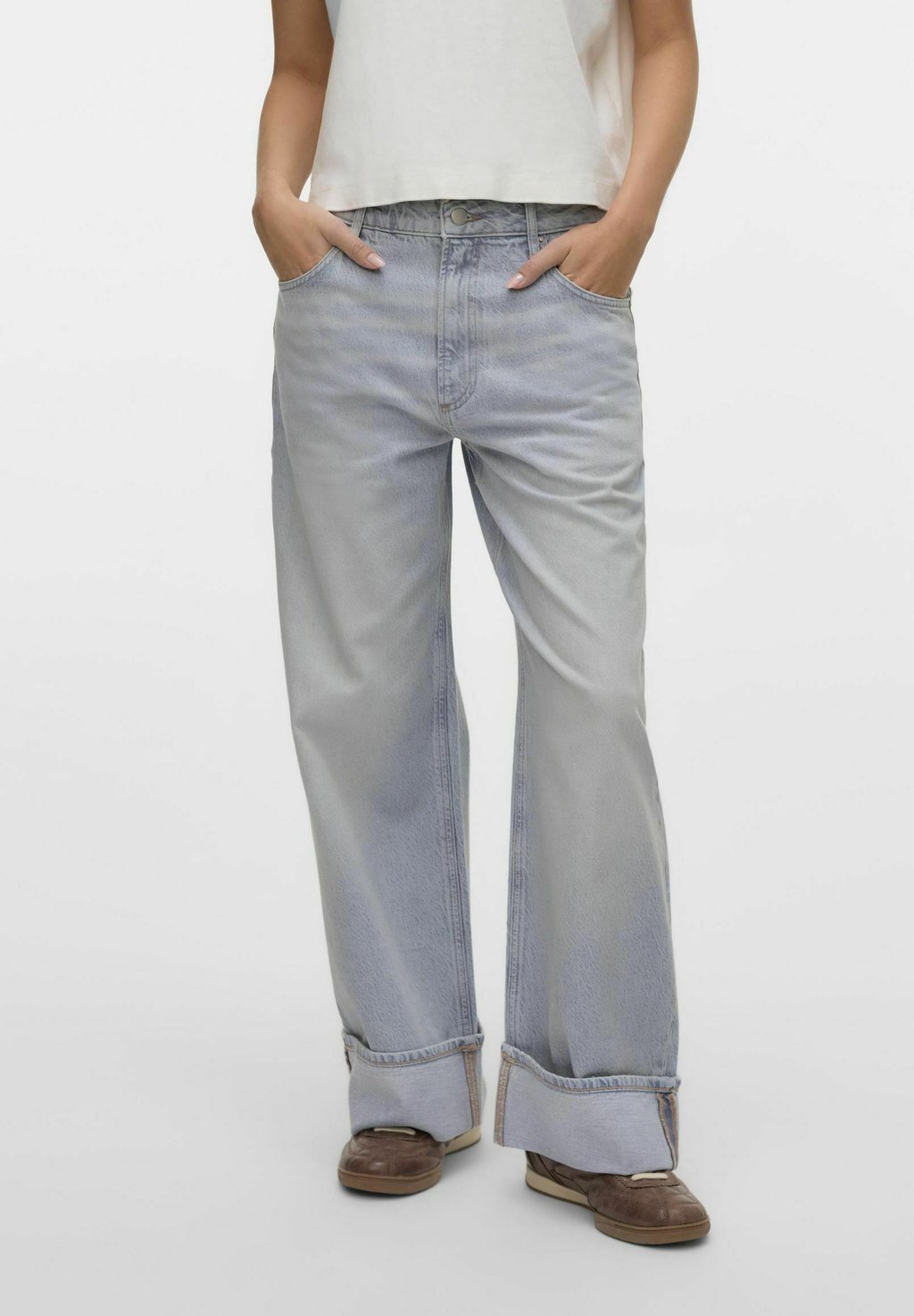 Джинсы свободного кроя GESCHNITTEN VMDARCY MID RISE WEITER BEINSCHNITT Vero Moda, цвет Light Grey Denim
Джинсы свободного кроя GESCHNITTEN VMDARCY MID RISE WEITER BEINSCHNITT Vero Moda, цвет Light Grey Denim