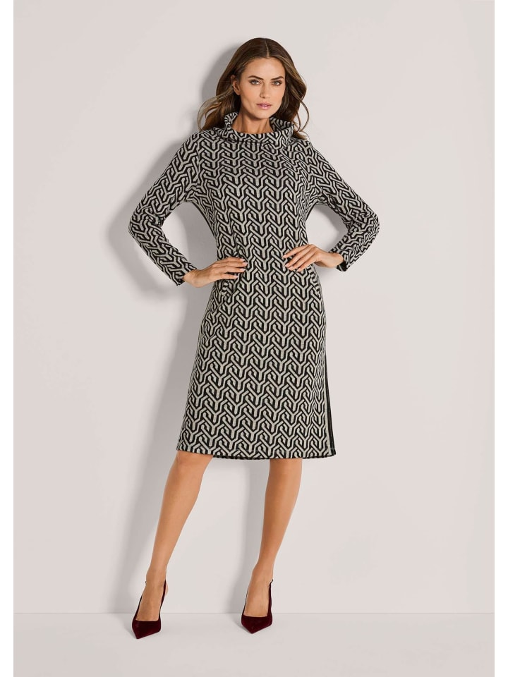 MADELEINE Платье с жаккардовым принтом и высоким воротником, цвет берберский/черный
MADELEINE Платье с жаккардовым принтом и высоким воротником, цвет берберский/черный