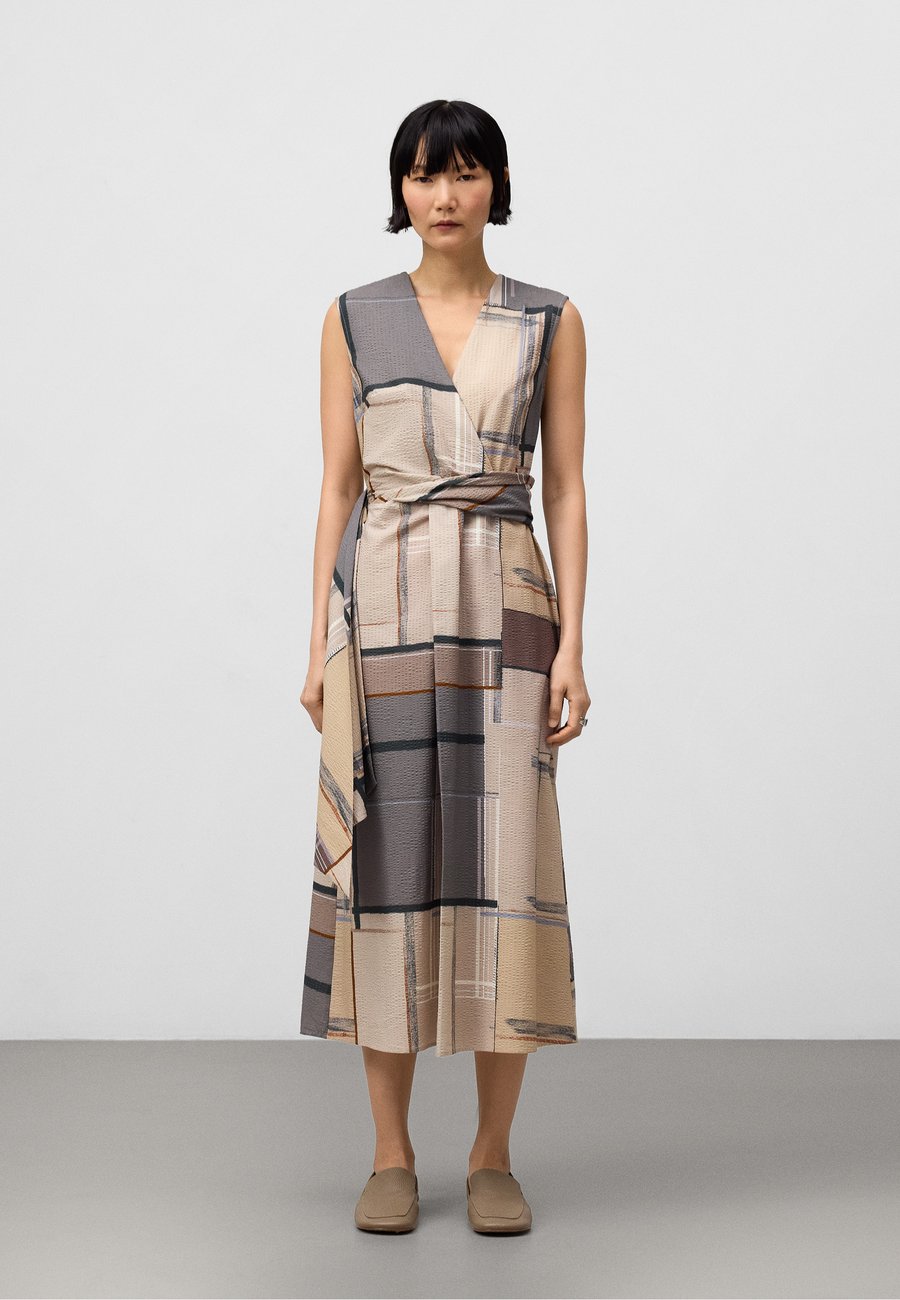 Платье ADOLFO DOMINGUEZ Day dress, Multicolor/Grey
Платье ADOLFO DOMINGUEZ Day dress, Multicolor/Grey