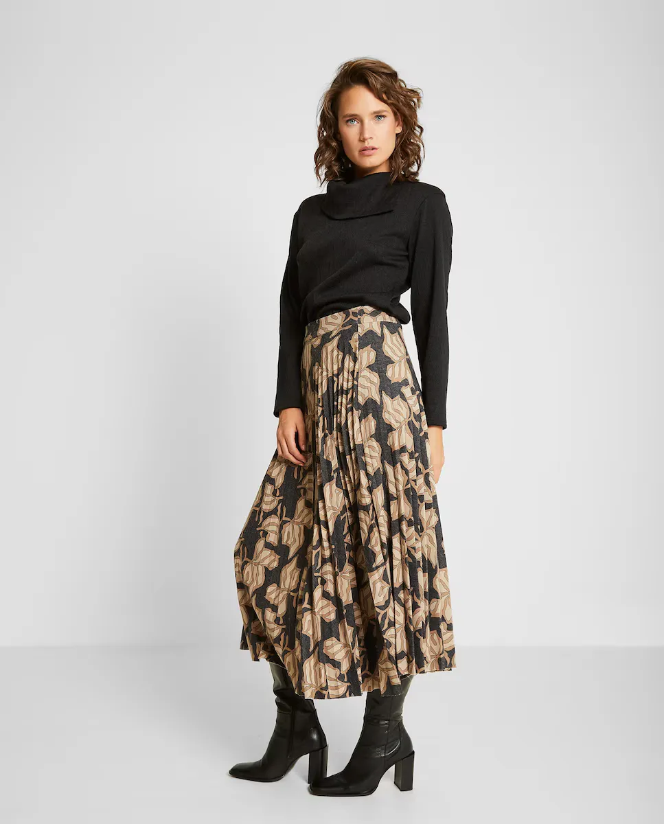 Юбка миди со складками и принтом Trucco, мультиколор
Юбка миди со складками и принтом Trucco, мультиколор