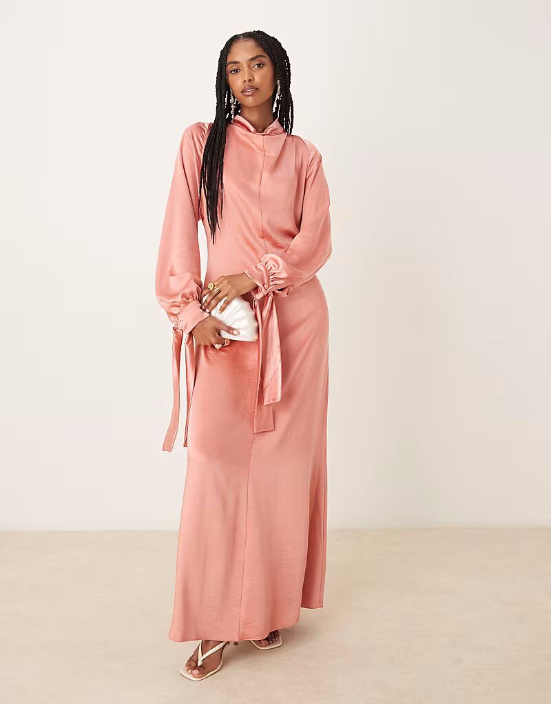 Платье-блузон макси ASOS DESIGN с высоким воротом розового цвета 
Платье-блузон макси ASOS DESIGN с высоким воротом розового цвета