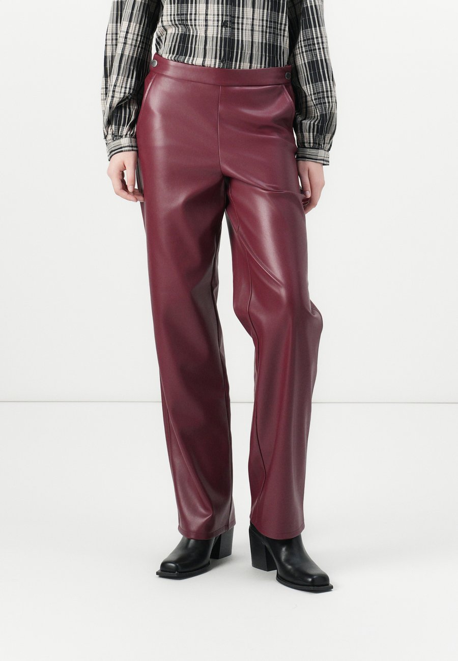 Брюки ONLY ONLSMOOTH PANT, Tawny Port/Bordeaux
Брюки ONLY ONLSMOOTH PANT, Tawny Port/Bordeaux