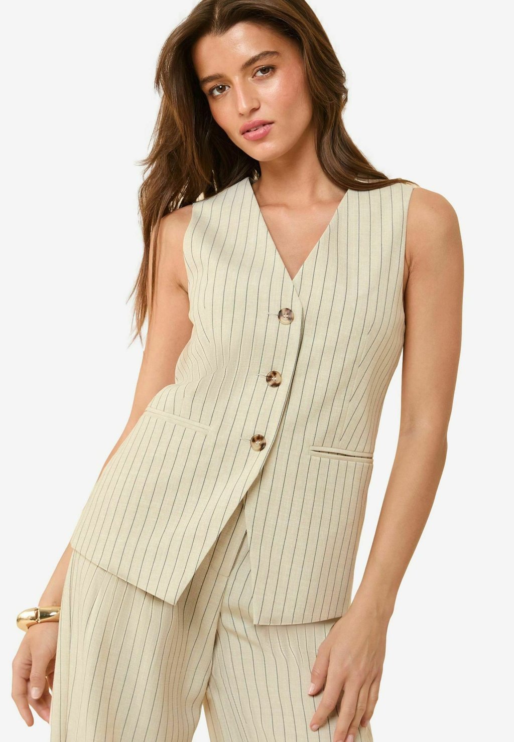 Жилет REGULAR FIT - TAILORED Friends Like These, бежевый
Жилет REGULAR FIT - TAILORED Friends Like These, бежевый