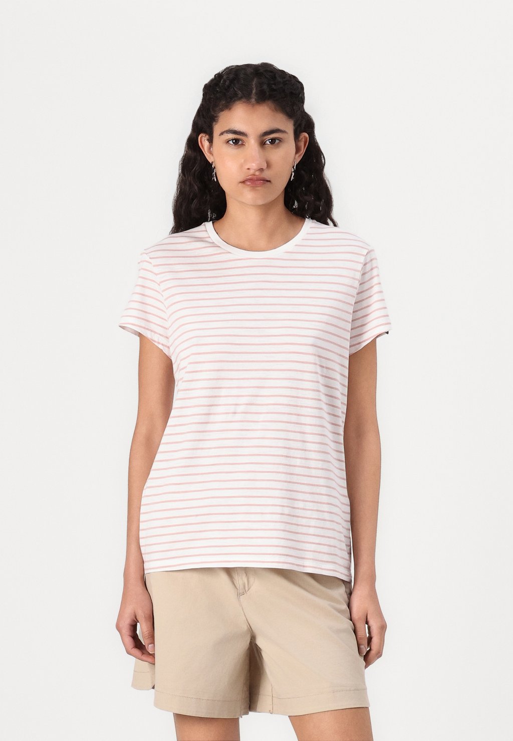 Футболка с принтом FAVORITE TEE DOCKERS, белый
Футболка с принтом FAVORITE TEE DOCKERS, белый