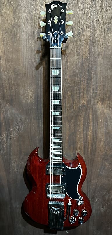 Электрогитара Gibson Custom Shop 60th Anniversary 1961 SG Les Paul Standard VOS - Cherry Red
Электрогитара Gibson Custom Shop 60th Anniversary 1961 SG Les Paul Standard VOS - Cherry Red