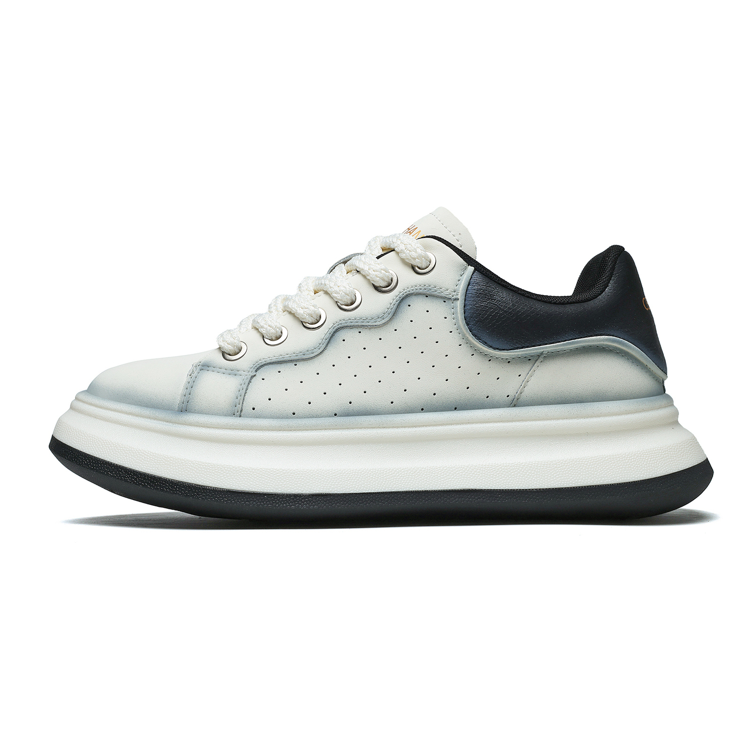 Легкие кроссовки для скейтбординга с эффектом увеличения роста мужские низкие CEDAR HAN, Differentiation: белый & черный
Легкие кроссовки для скейтбординга с эффектом увеличения роста мужские низкие CEDAR HAN, Differentiation: белый & черный