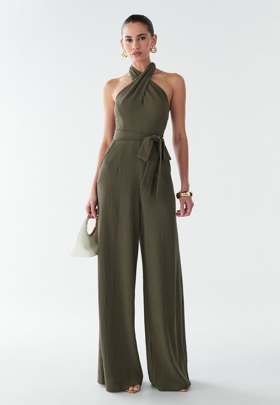 Комбинезон BWLDR AMBER , Dark Olive/Green
Комбинезон BWLDR AMBER , Dark Olive/Green