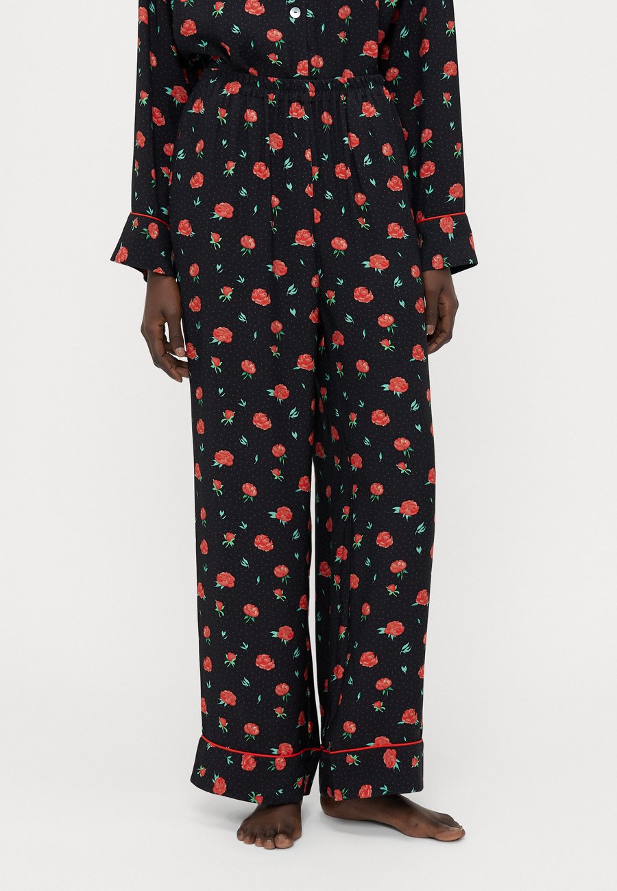Пижамные брюки Sleeper OVERSIZED PANTS IN PRINT, Black
Пижамные брюки Sleeper OVERSIZED PANTS IN PRINT, Black