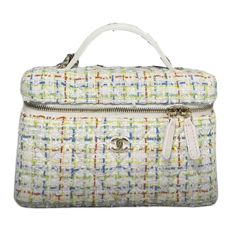 CHANEL Мягкая твидовая сумка через плечо
CHANEL Мягкая твидовая сумка через плечо