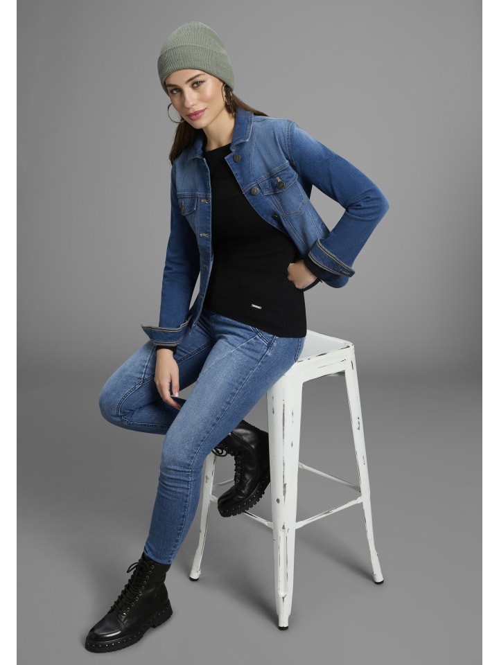 Черный вязаный свитер Bruno Banani
Черный вязаный свитер Bruno Banani