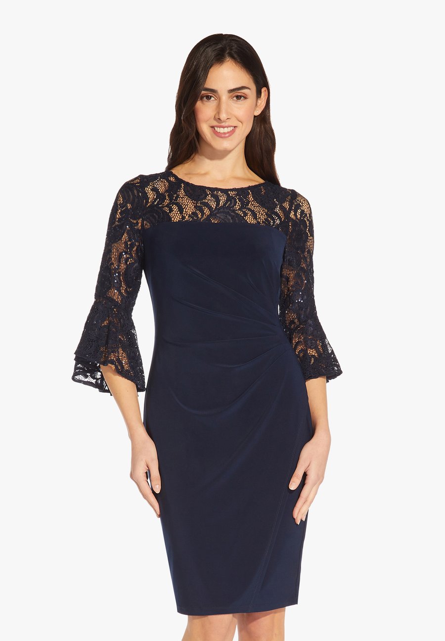 Платье Adrianna Papell BELL SLEEVE DRAPE, Midnight/Dark Blue
Платье Adrianna Papell BELL SLEEVE DRAPE, Midnight/Dark Blue