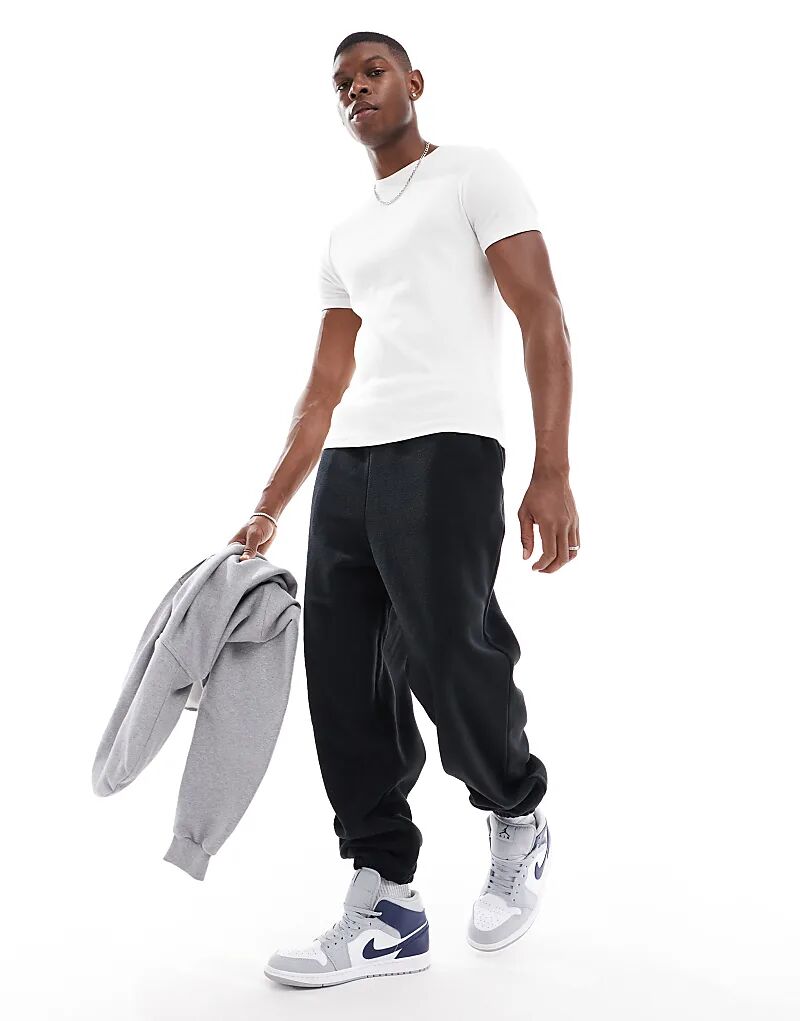 Свободные флисовые джоггеры черного цвета ASOS DESIGN
Свободные флисовые джоггеры черного цвета ASOS DESIGN