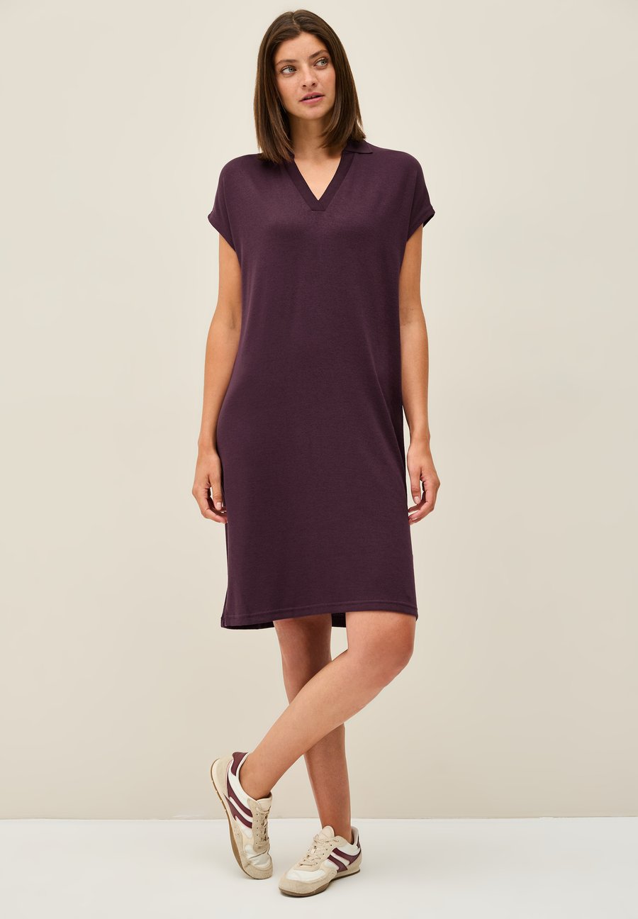 Платье Cecil SOMMERLICHES, Rot/Berry
Платье Cecil SOMMERLICHES, Rot/Berry