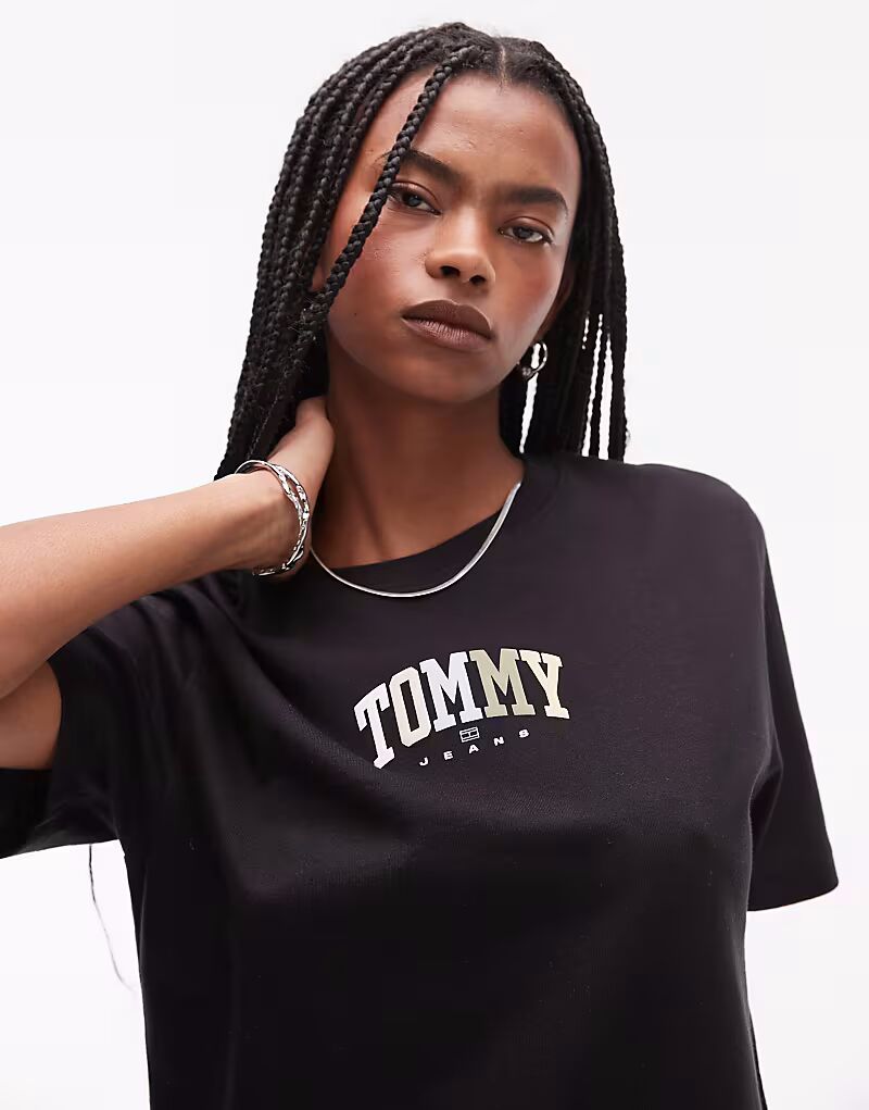 Футболка Tommy Jeans с нейтральным логотипом университета черного цвета
Футболка Tommy Jeans с нейтральным логотипом университета черного цвета