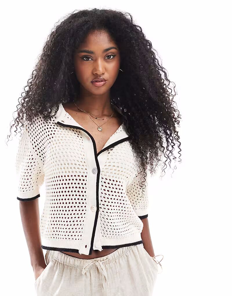 Brave Soul Свободная трикотажная блузка с воротником кремового цвета
Brave Soul Свободная трикотажная блузка с воротником кремового цвета