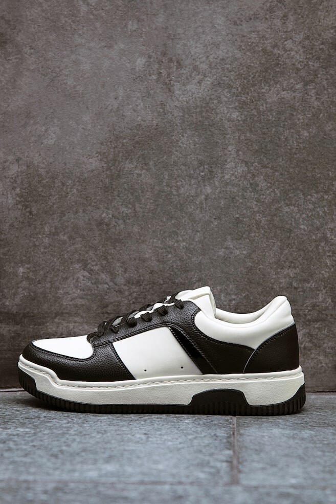 Кроссовки H&M, черный
Кроссовки H&M, черный