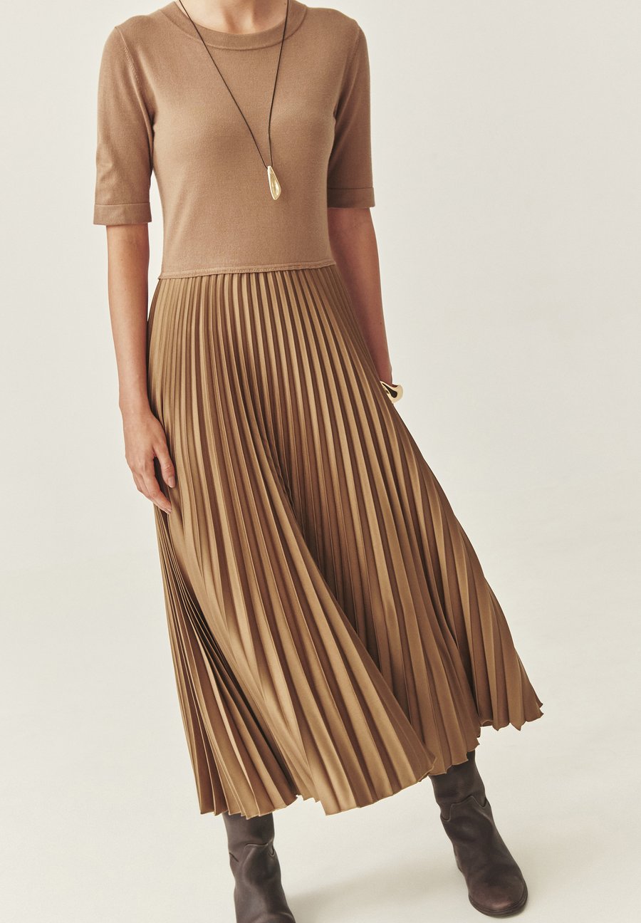 Платье TATUUM Day dress, Beige
Платье TATUUM Day dress, Beige