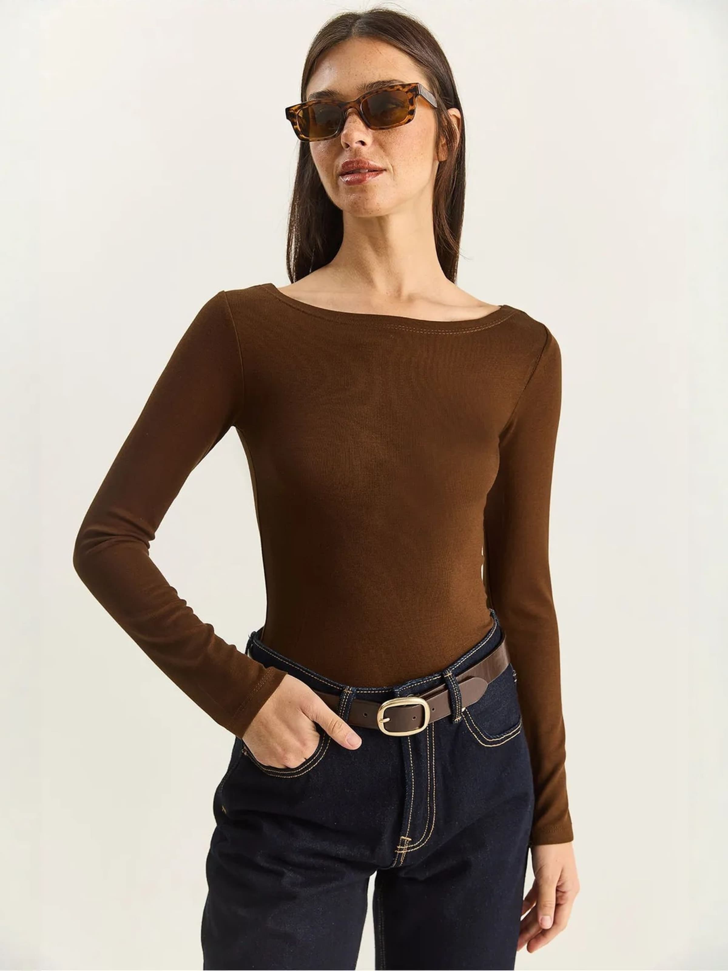 Bianco Lucci Лонгслив в коричневом цвете
Bianco Lucci Лонгслив в коричневом цвете