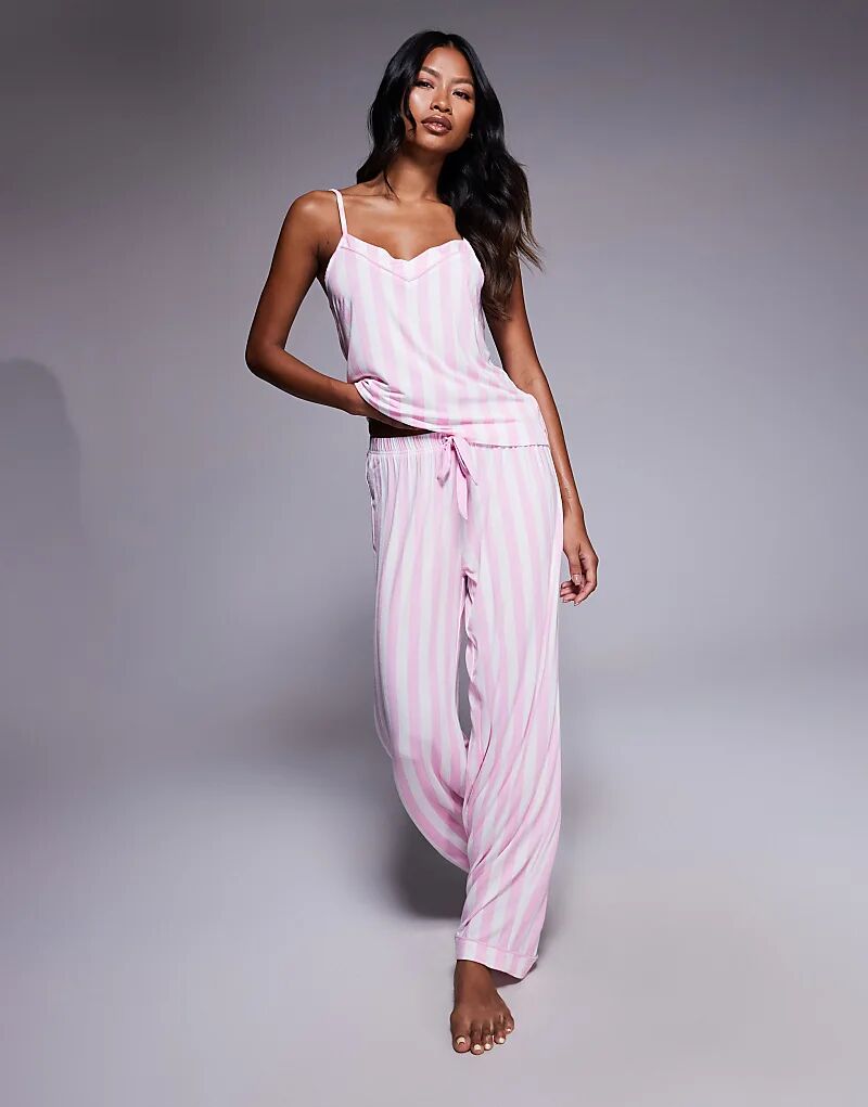 Пижамный комплект из топа и брюк из модала Boux Avenue Stripe в розовой гамме
Пижамный комплект из топа и брюк из модала Boux Avenue Stripe в розовой гамме