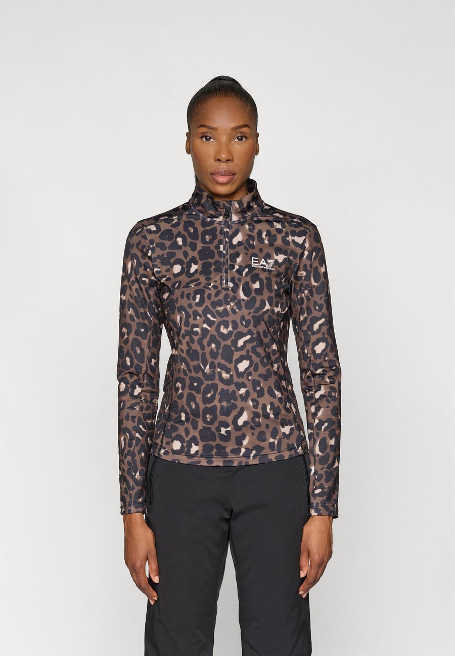 Топ EA7 Emporio Armani SKI KITZBUHEL , Fancy Brown /Brown
Топ EA7 Emporio Armani SKI KITZBUHEL , Fancy Brown /Brown