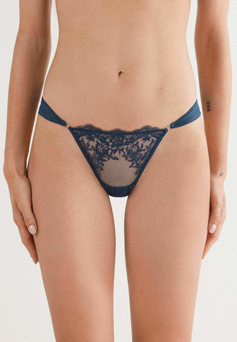 Трусы Intimissimi Thong, Blue/Mottled Dark Blue
Трусы Intimissimi Thong, Blue/Mottled Dark Blue