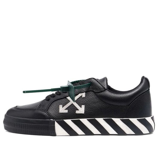 Кроссовки low vulcanized canvas sneaker 'black white red' Off-White, черный
Кроссовки low vulcanized canvas sneaker 'black white red' Off-White, черный