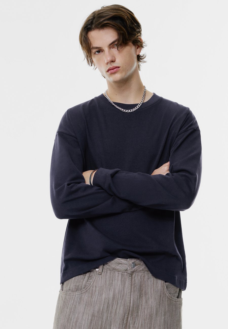 Топ PULL&BEAR Long sleeved top, Dark Blue
Топ PULL&BEAR Long sleeved top, Dark Blue