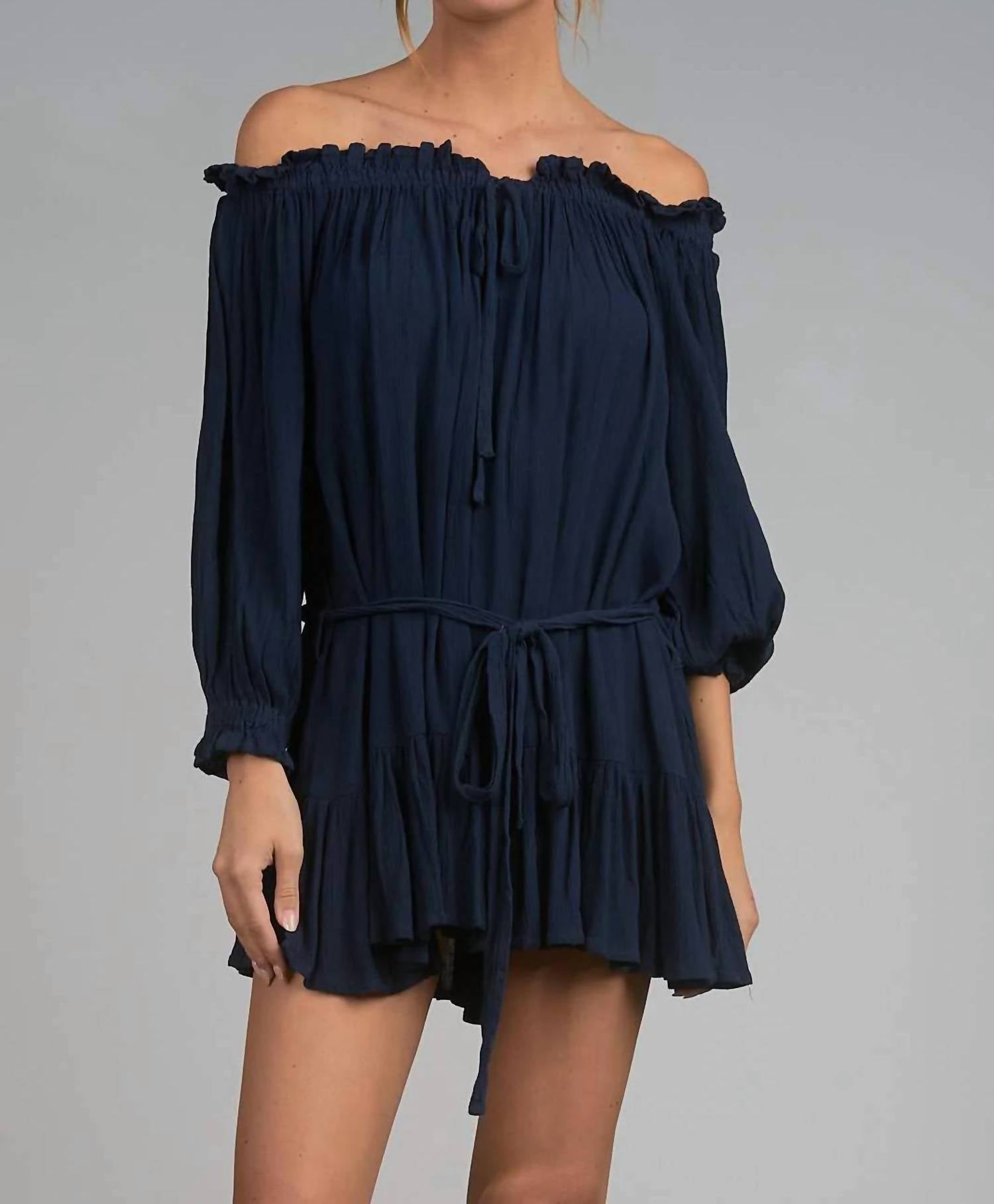 Платье Theo в темно-синем цвете ELAN
Платье Theo в темно-синем цвете ELAN