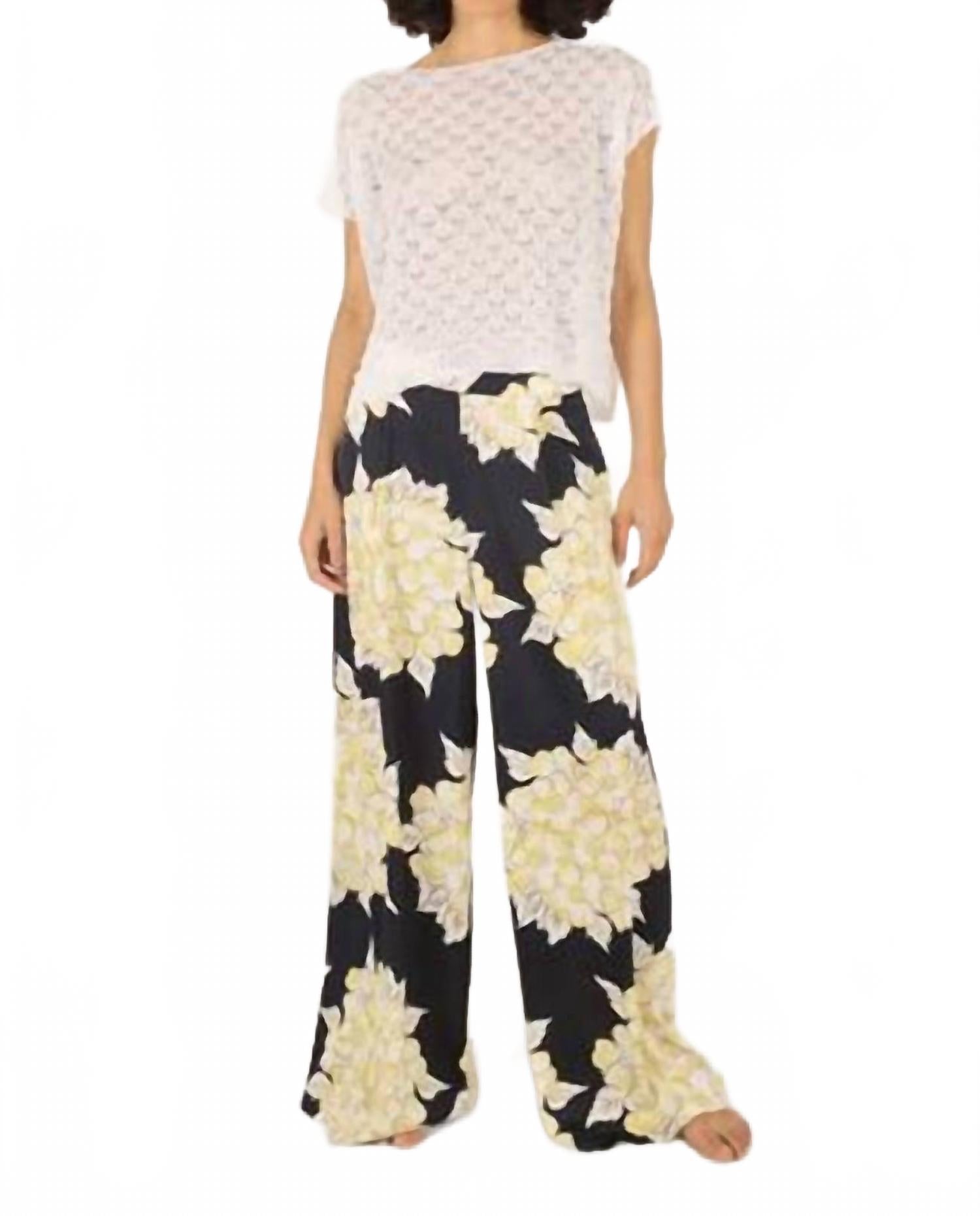 Штаны Evie Blooming Lovely в синем/кремовом цвете Traffic People
Штаны Evie Blooming Lovely в синем/кремовом цвете Traffic People