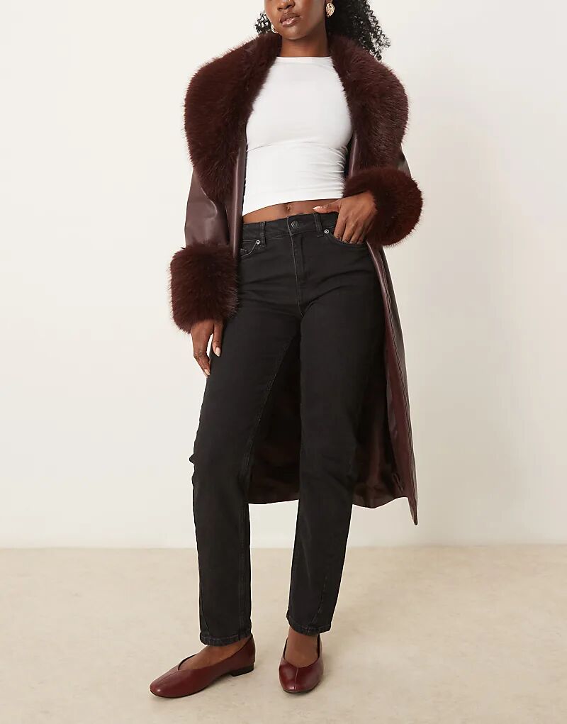 Узкие джинсы Femme с асимметричными деталями черного цвета Selected
Узкие джинсы Femme с асимметричными деталями черного цвета Selected