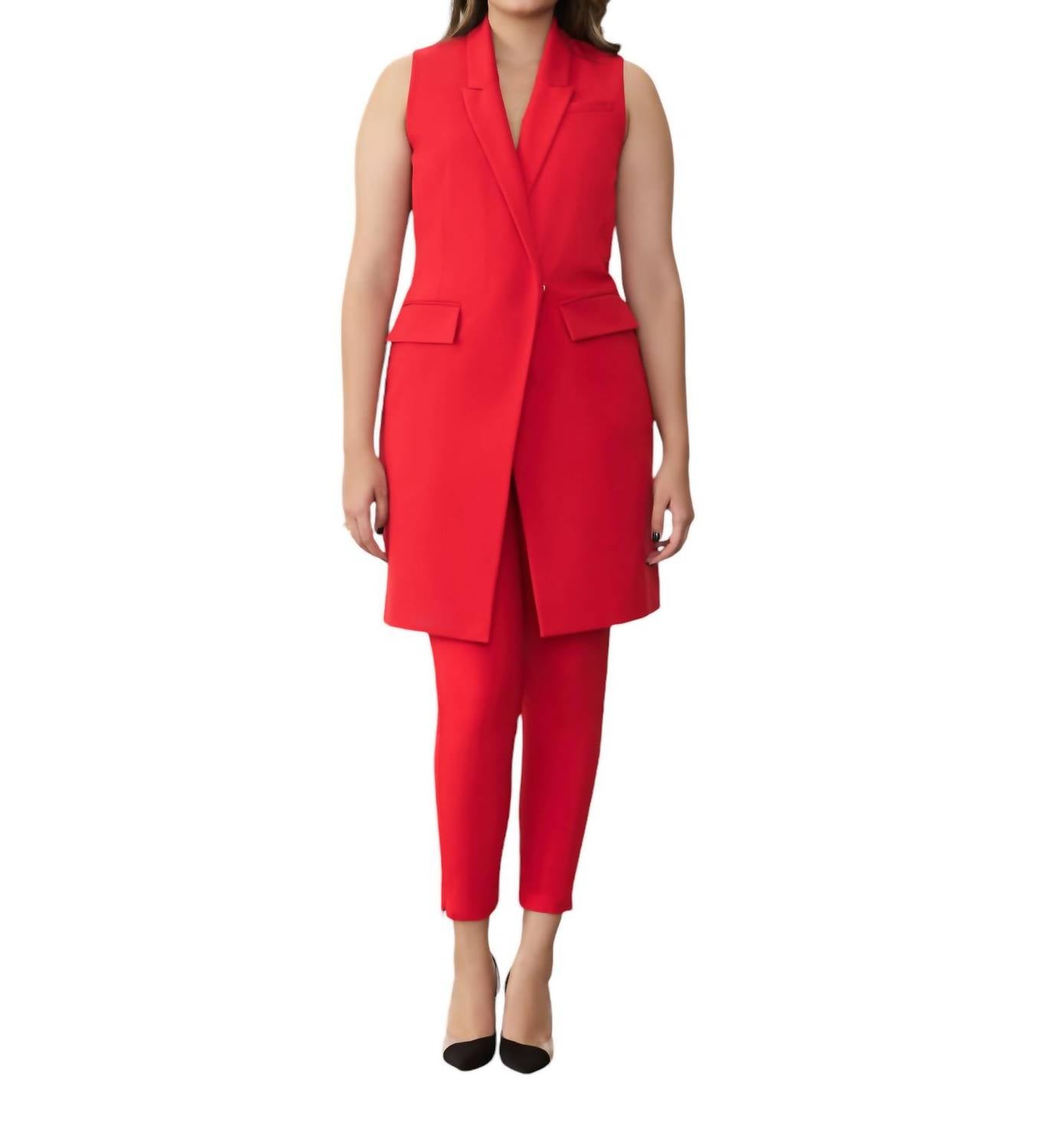 Платье-блейзер без рукавов в цвете Valentine Red GSTQ
Платье-блейзер без рукавов в цвете Valentine Red GSTQ