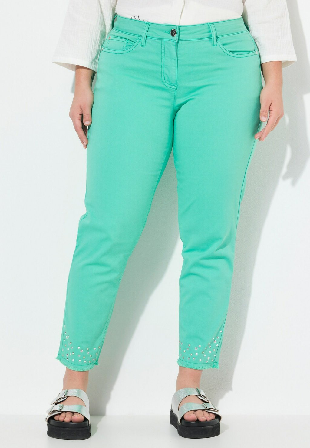 Зауженные джинсы VERZIERTER FRANSENSAUM 5-POCKET Angel of Style, сине-зеленый
Зауженные джинсы VERZIERTER FRANSENSAUM 5-POCKET Angel of Style, сине-зеленый