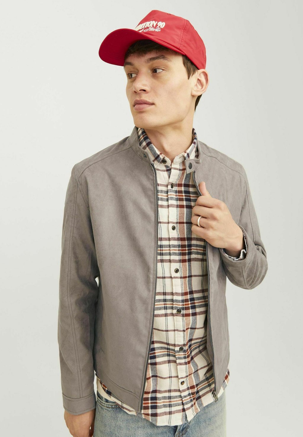 Куртка из искусственной кожи EDYLAN CLEAN Jack & Jones, темно-коричневый
Куртка из искусственной кожи EDYLAN CLEAN Jack & Jones, темно-коричневый