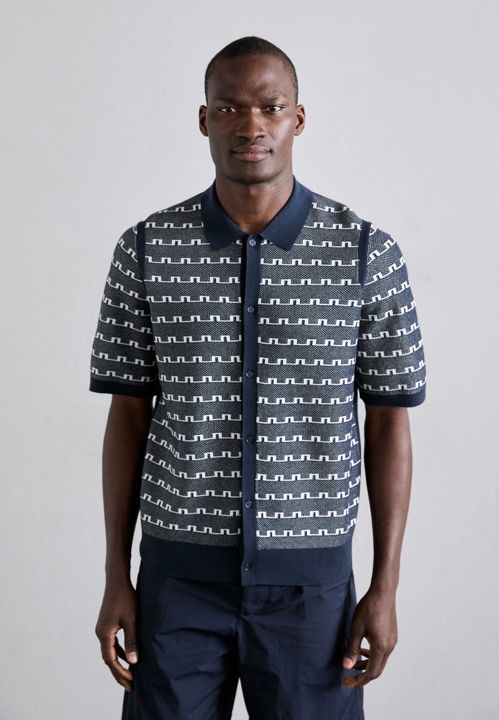 Рубашка ROLANDO J.LINDEBERG, темно-синий
Рубашка ROLANDO J.LINDEBERG, темно-синий