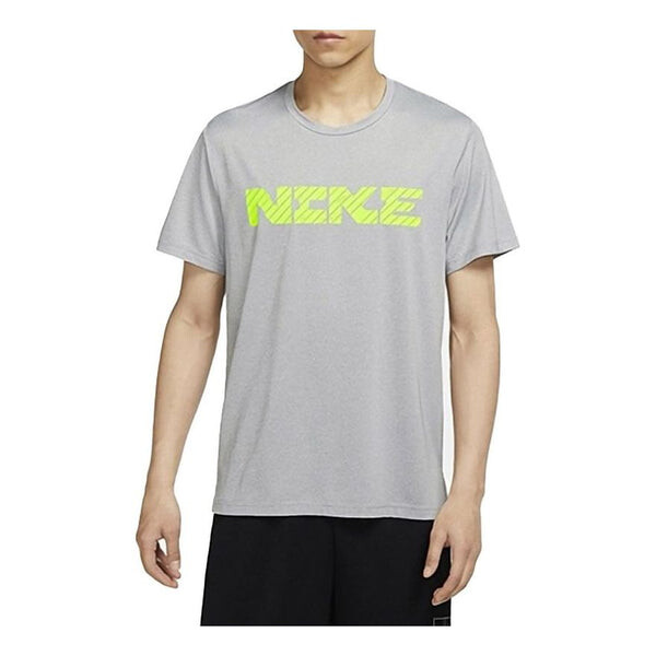 Футболка Nike DRI-FIT Contrasting Colors Logo Printing Sports Round Neck Short Sleeve light grey, мультиколор
Футболка Nike DRI-FIT Contrasting Colors Logo Printing Sports Round Neck Short Sleeve light grey, мультиколор