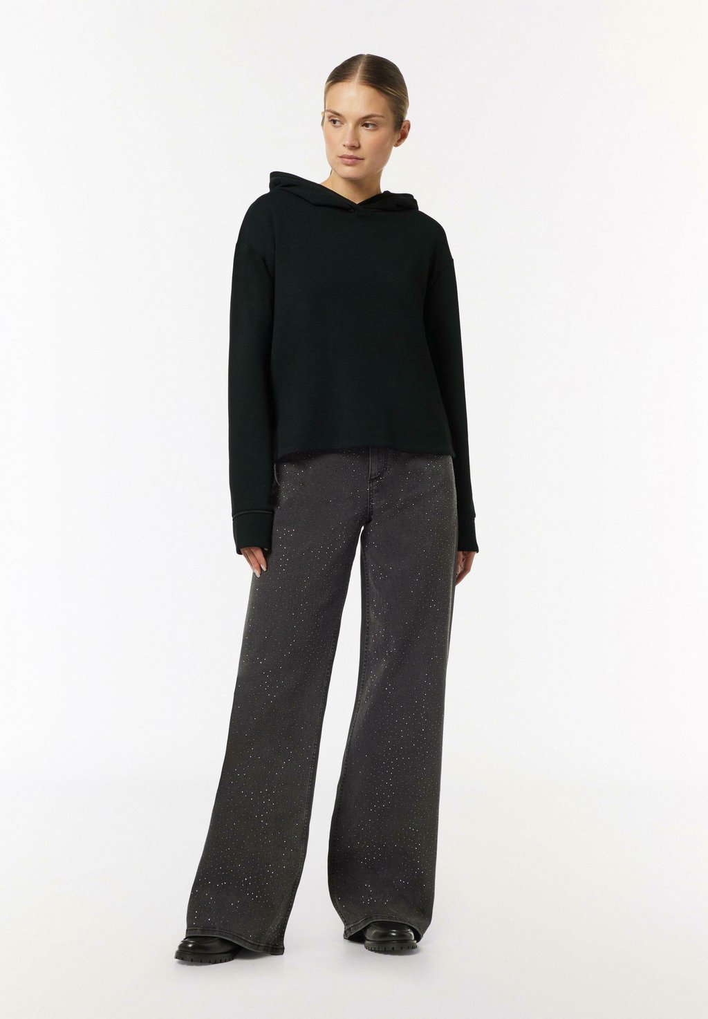 Толстовка с капюшоном MIT PASPELN AN DEN BÜNDCHEN comma, черный
Толстовка с капюшоном MIT PASPELN AN DEN BÜNDCHEN comma, черный