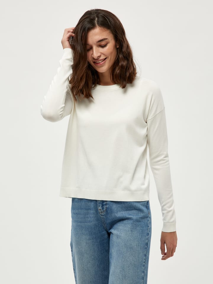 Порванный белый свитер minus
Порванный белый свитер minus