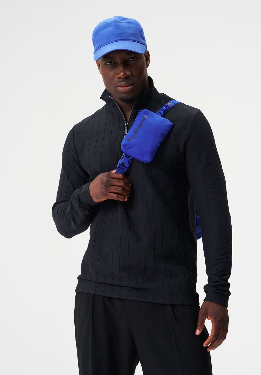 Сумка кросс-боди pinqponq AKSEL, Ultimate Blue/Blue
Сумка кросс-боди pinqponq AKSEL, Ultimate Blue/Blue