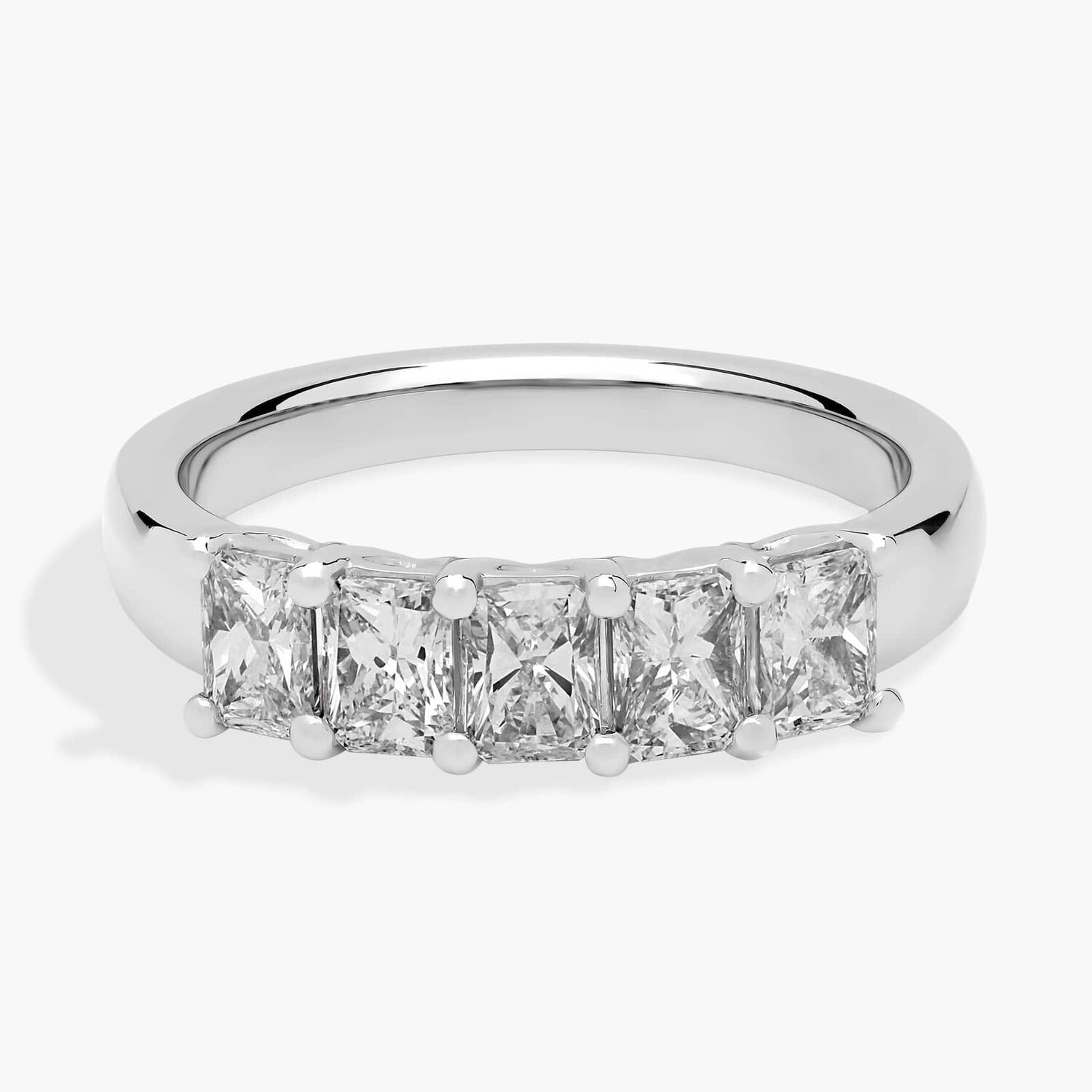 Кольцо из платины с пятью бриллиантами огранки Radiant (1 1/5 карата) Blue Nile
Кольцо из платины с пятью бриллиантами огранки Radiant (1 1/5 карата) Blue Nile