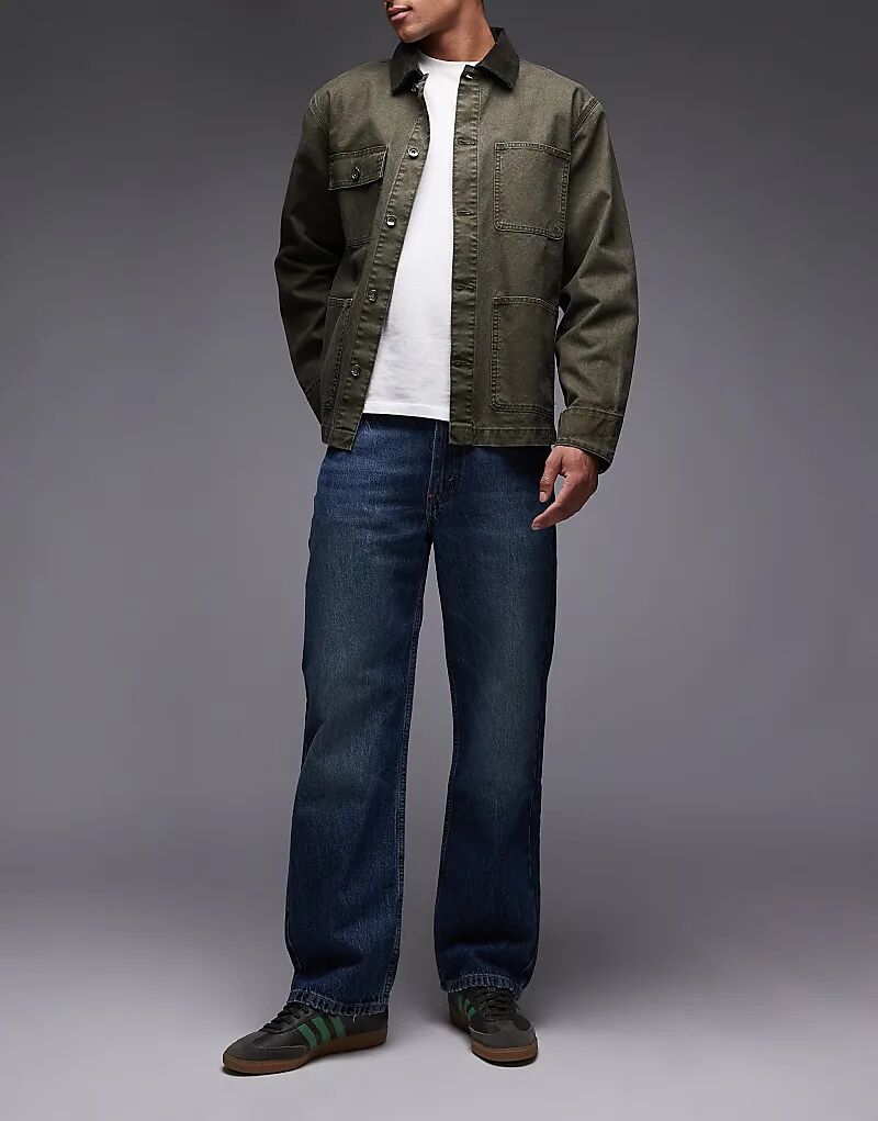 Свободные прямые джинсы Levi's 565 темного цвета
Свободные прямые джинсы Levi's 565 темного цвета