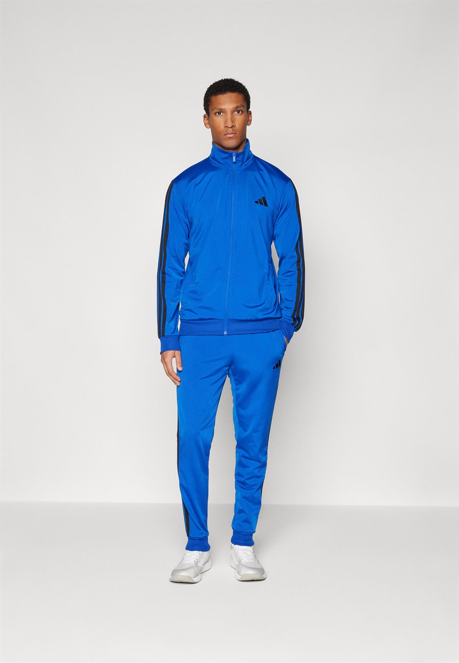 Спортивный костюм Adidas Sportswear M 3S TR TT TS SET, Team Royal Blue/Royal Blue
Спортивный костюм Adidas Sportswear M 3S TR TT TS SET, Team Royal Blue/Royal Blue