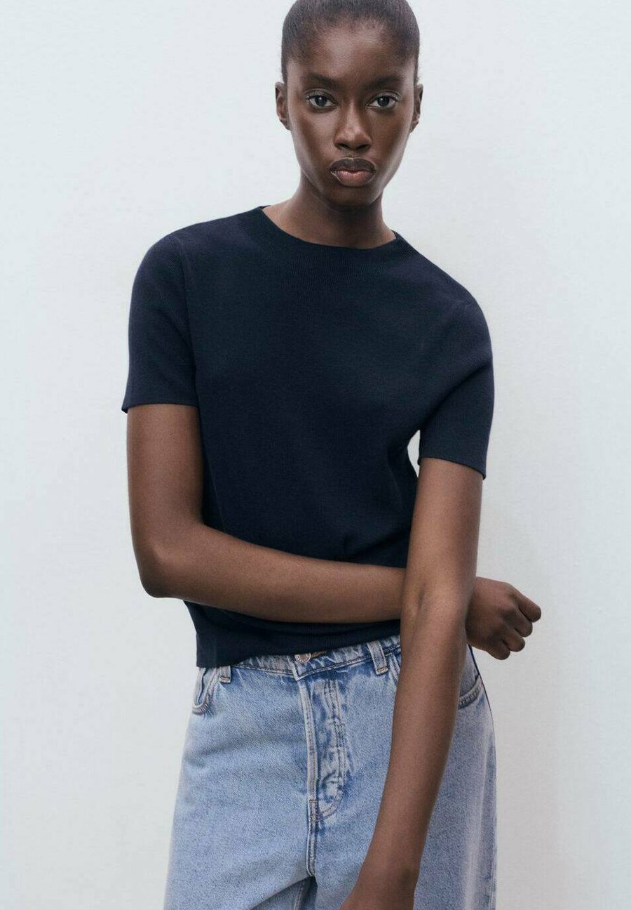 Футболка Mango SHORT-SLEEVED, Royal Blue, Синий, Футболка Mango SHORT-SLEEVED, Royal Blue
Футболка Mango SHORT-SLEEVED, Royal Blue, Синий, Футболка Mango SHORT-SLEEVED, Royal Blue