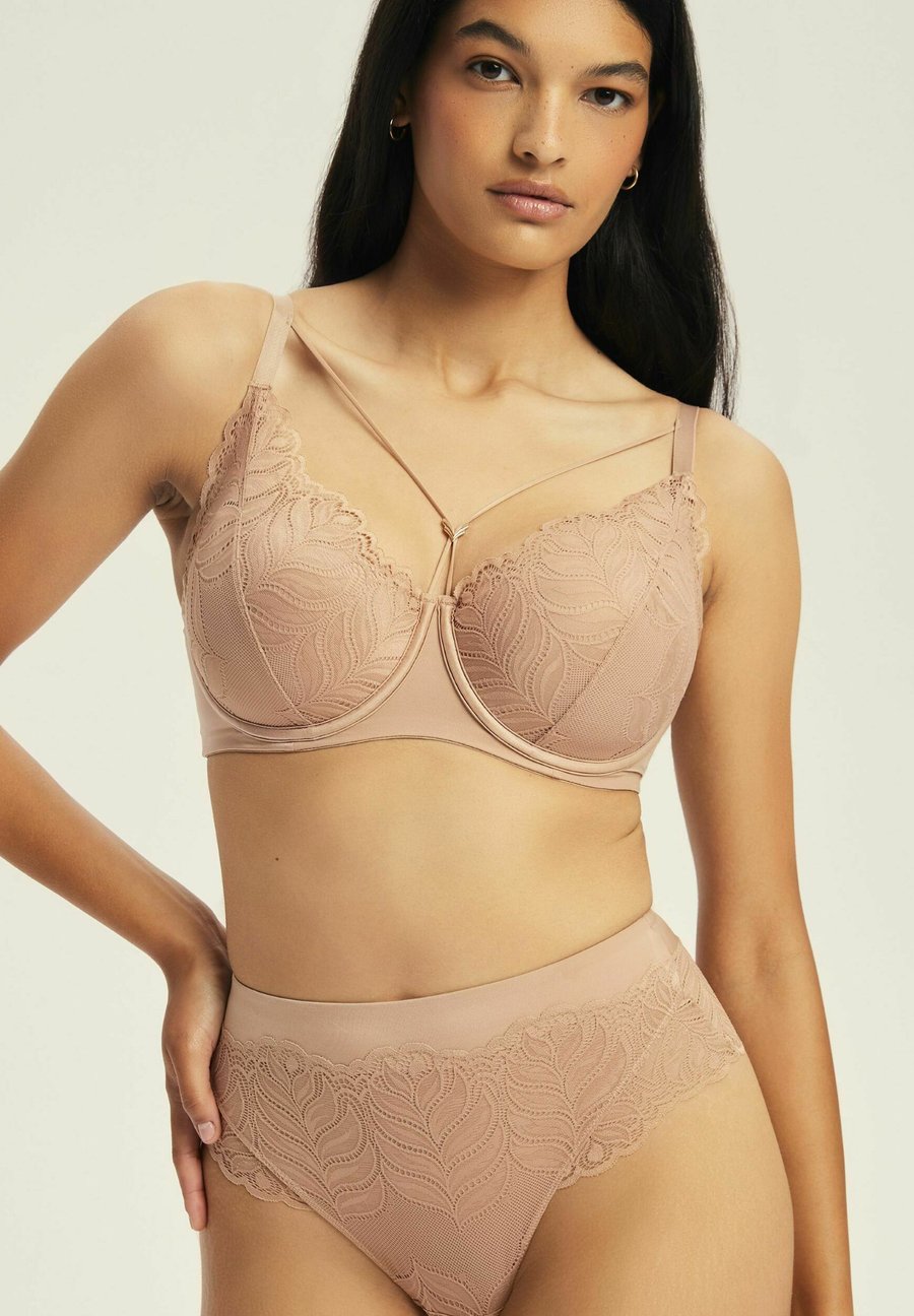 Бюстгальтер ESOTIQ KORIN, Beige
Бюстгальтер ESOTIQ KORIN, Beige