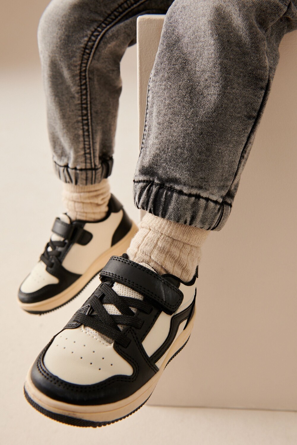 Спортивная обувь с эластичными шнурками и застежкой-липучкой Next, черный
Спортивная обувь с эластичными шнурками и застежкой-липучкой Next, черный