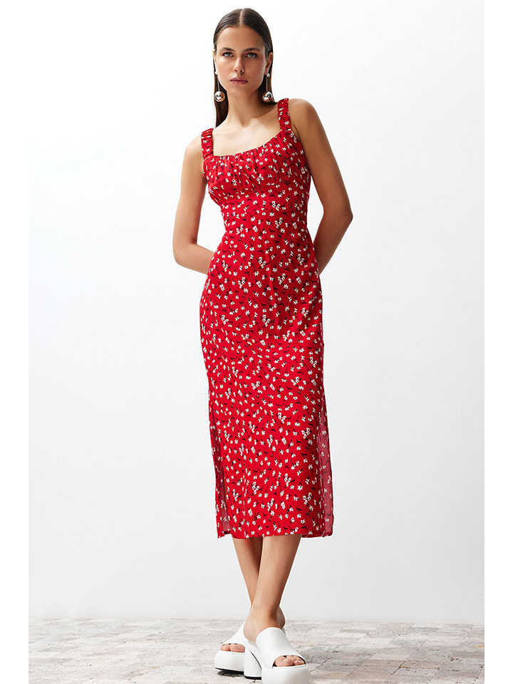 Платье до колена trendyol, красно-белый
Платье до колена trendyol, красно-белый