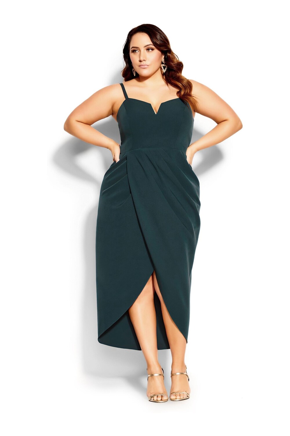 Зеленое платье Sassy с V-образным вырезом City Chic, зеленый
Зеленое платье Sassy с V-образным вырезом City Chic, зеленый